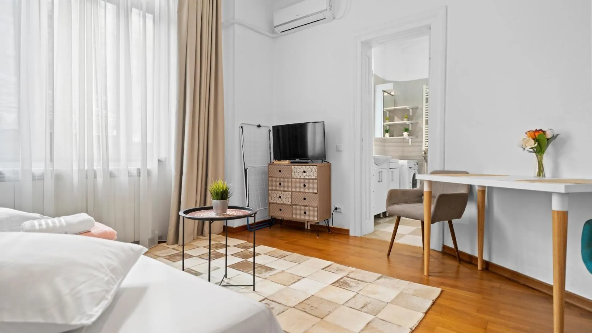 Daire Golden Villa - In The Heart Of Old Town Bükreş